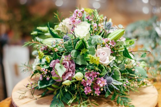 How to make a lush posy table arrangement like a florist - final