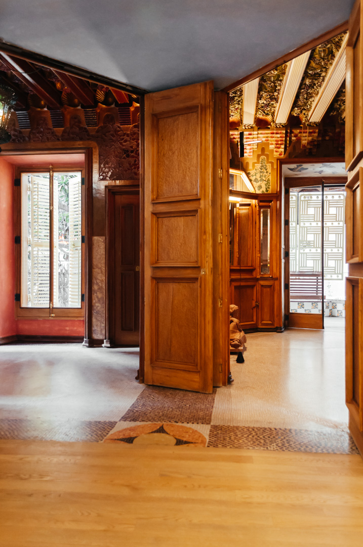 Gaudí’s Casa Vicens: complete architecture and interior guide foyer 24